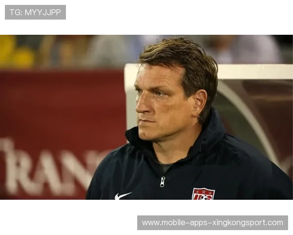 德拉丰特发怒回应质疑：我才是国家队主教练！